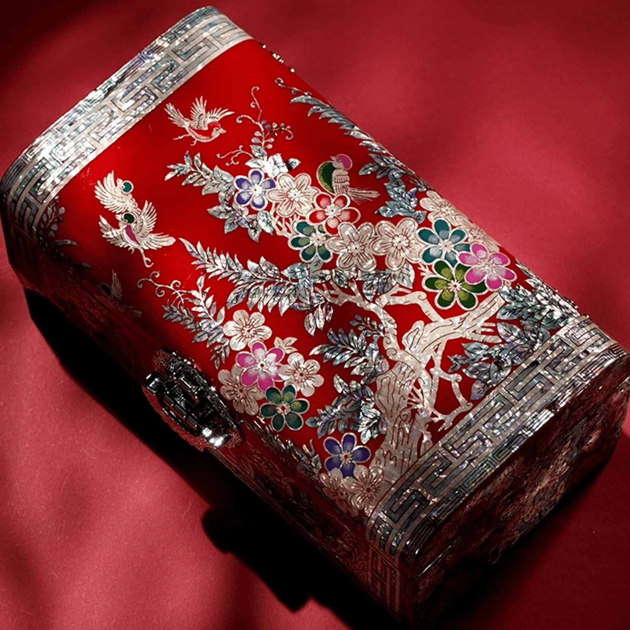 Lacquerware Mother-of-pearl Lacquerware Jewelry Box with Lid 